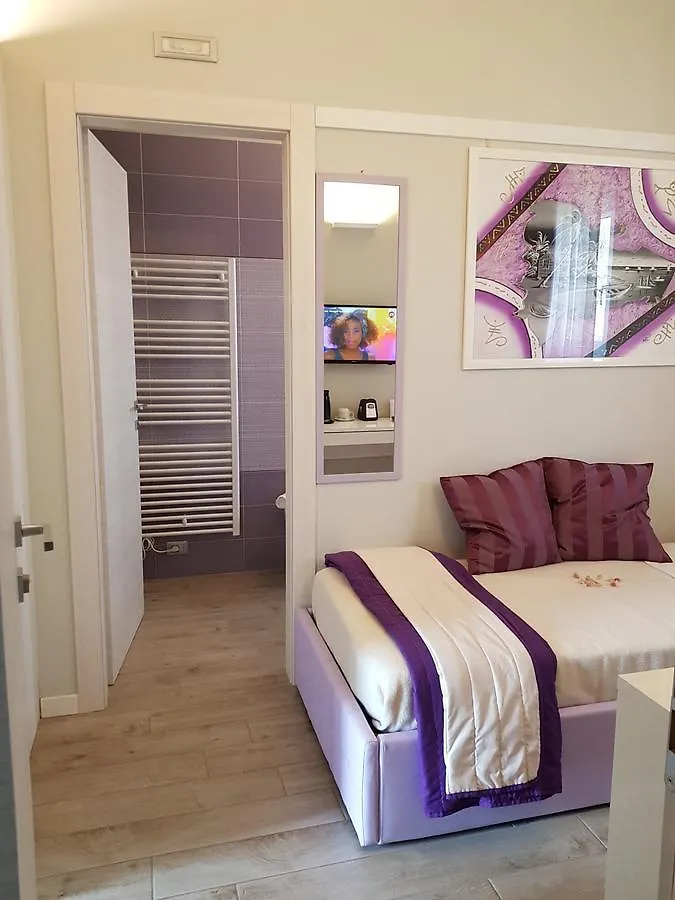 Bed & Breakfast B&B Gardacharme Desenzano del Garda Italy