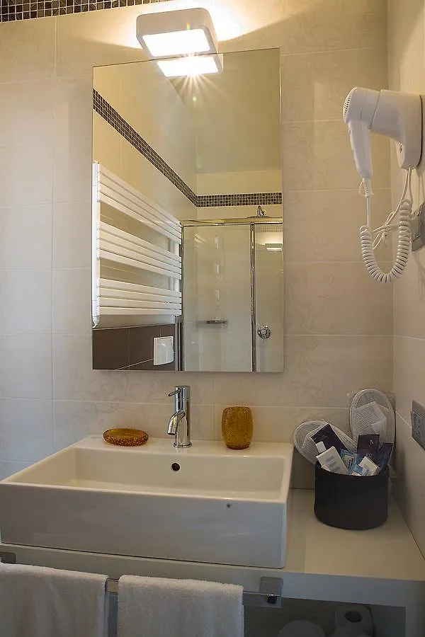 B&B Gardacharme Desenzano del Garda Bed & Breakfast